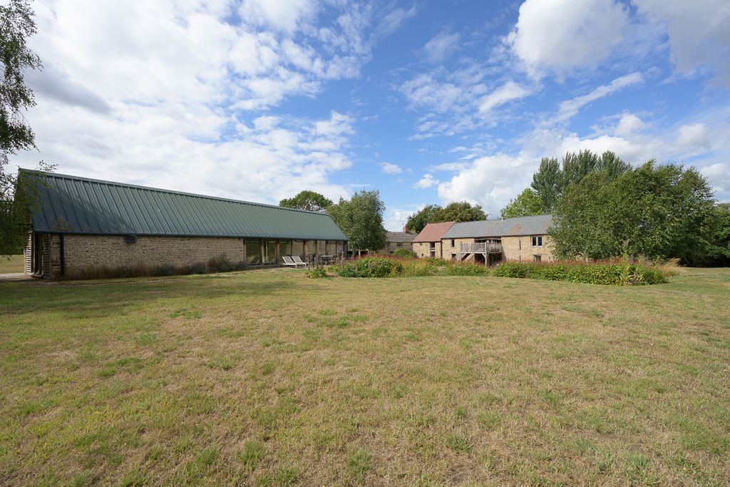 Property photo 3 of 20 The Granary, Woodhouse Farm-12