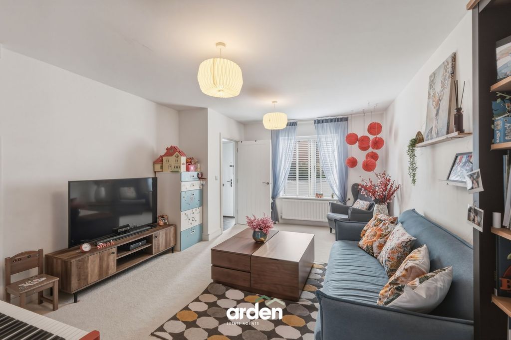 Property photo 2 of 11