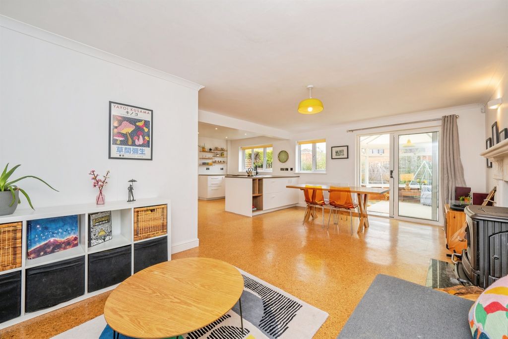 Property photo 3 of 20