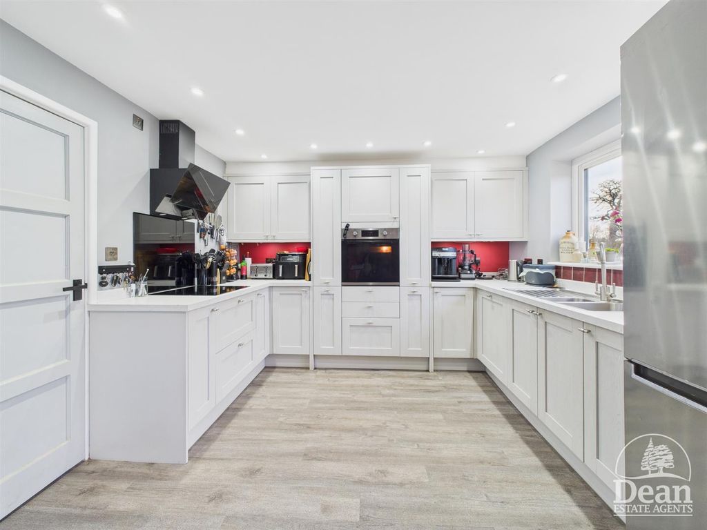 Property photo 3 of 22