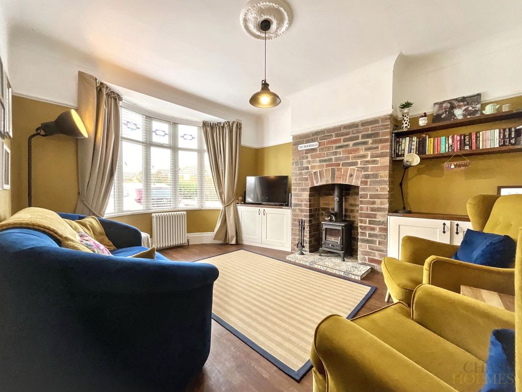 Property photo 2 of 25