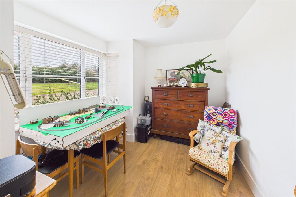 Property photo 3 of 30 Picture No. 04