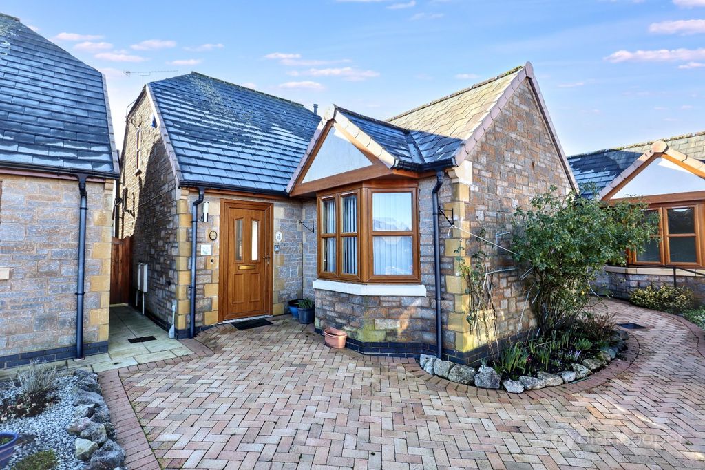 Property photo 1 of 21 4173461