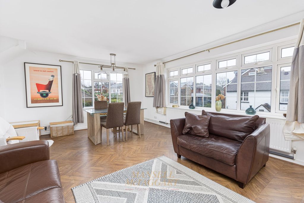 Property photo 2 of 21