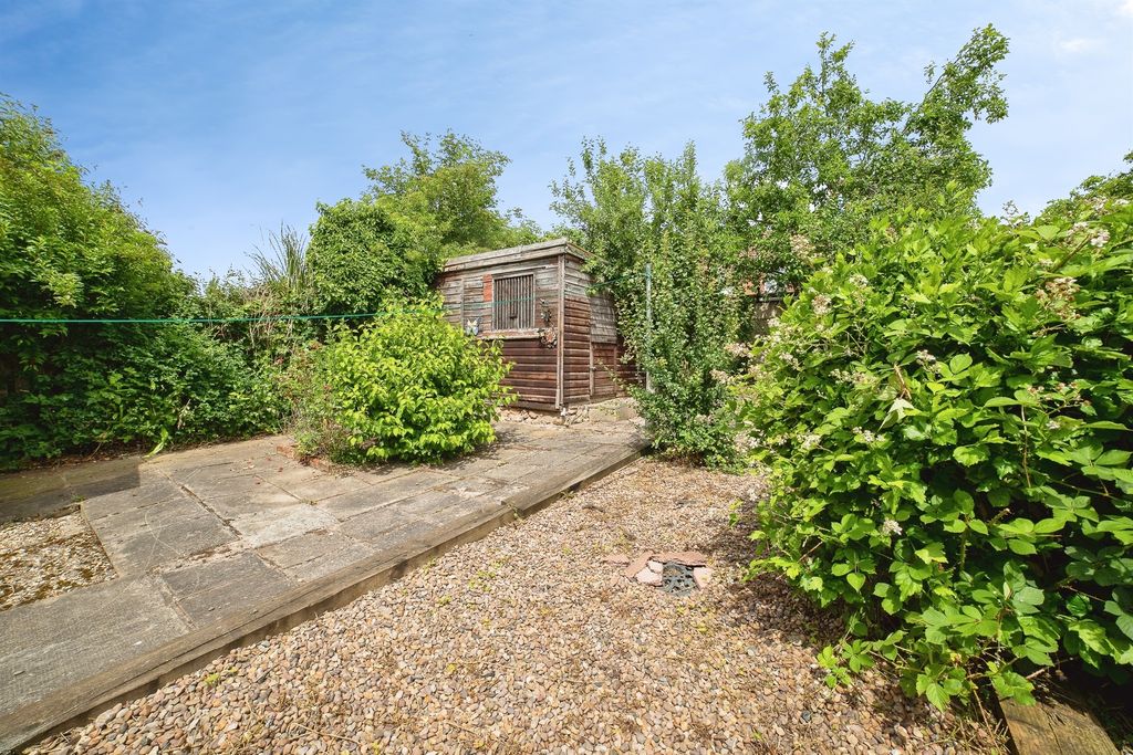 Property photo 2 of 17