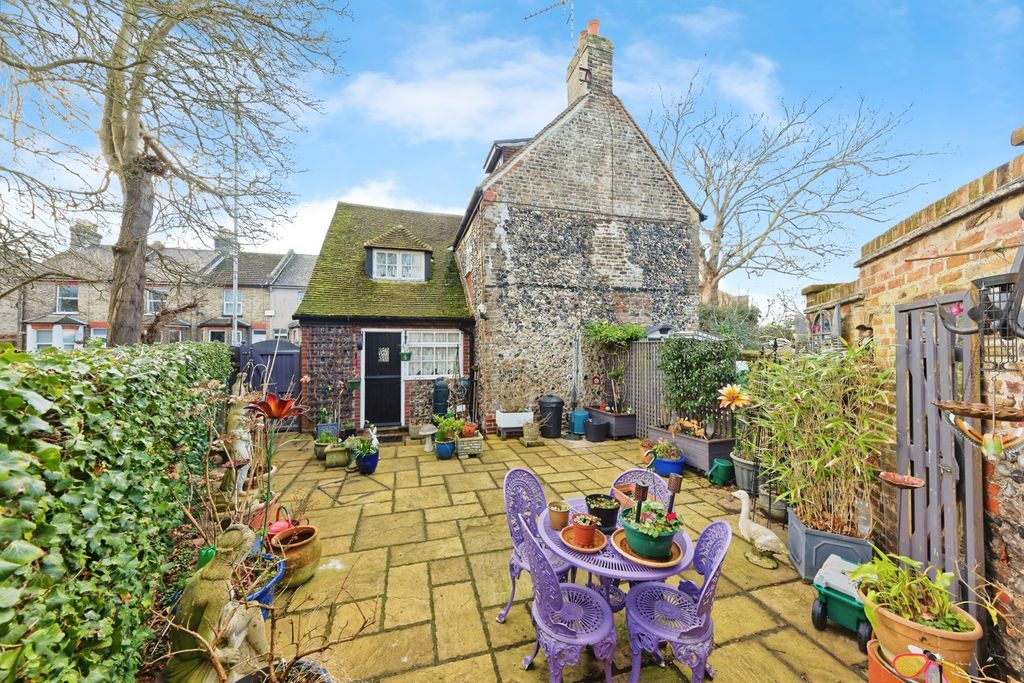 Property photo 3 of 19 Pbox-Img.Jpg