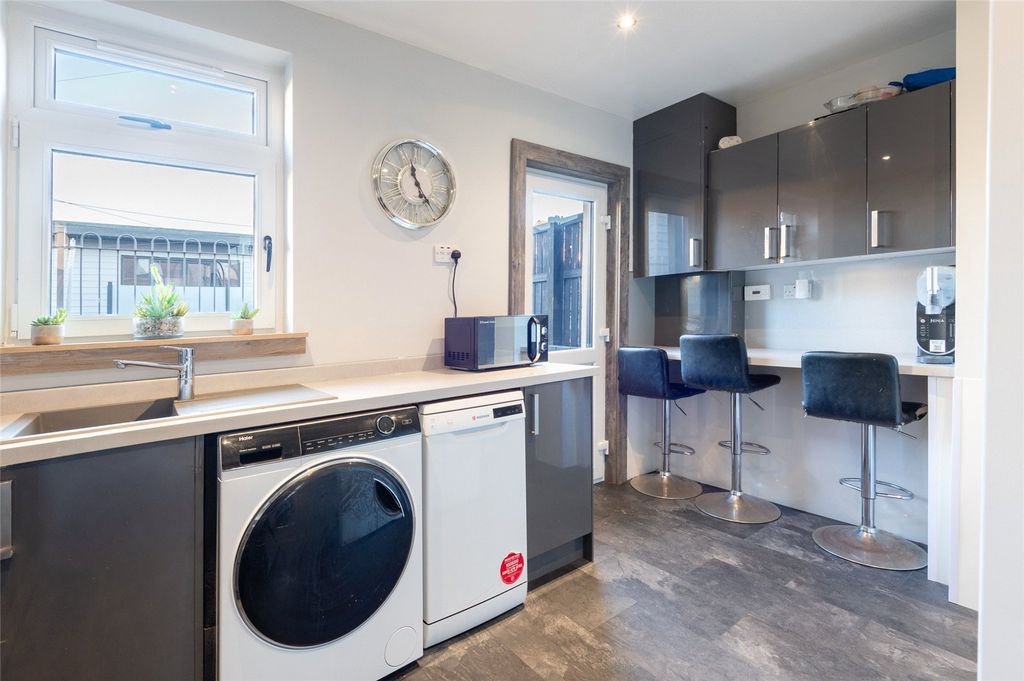 Property photo 3 of 38 Picture 3