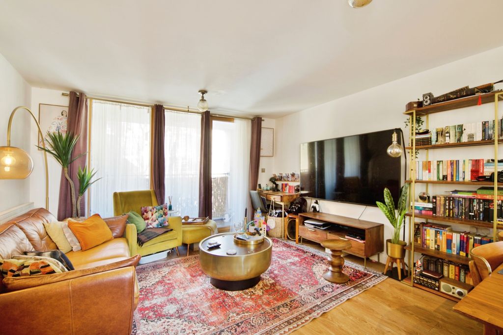 Property photo 3 of 19