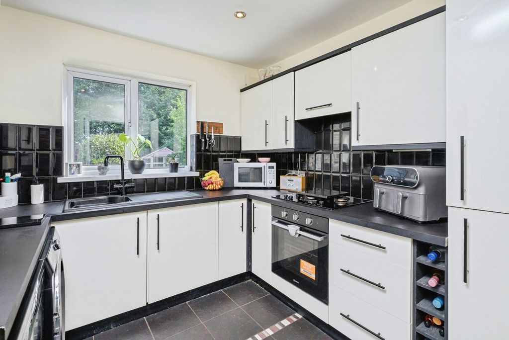 Property photo 3 of 17 Pbox-Img.Jpg
