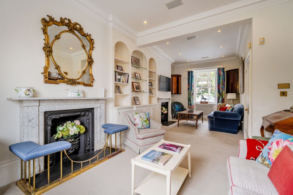 Property photo 2 of 23 Living Room