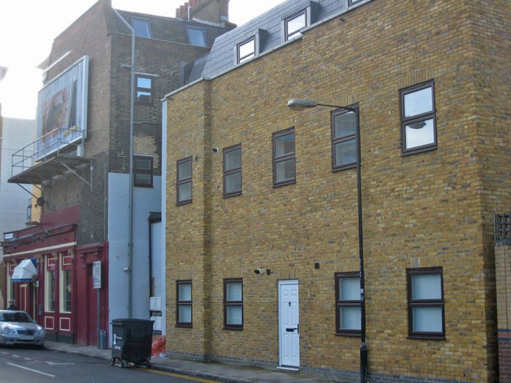 Property photo 3 of 6 Brunton Place 