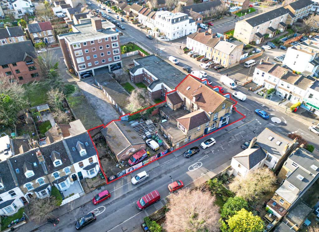 Property photo 2 of 4