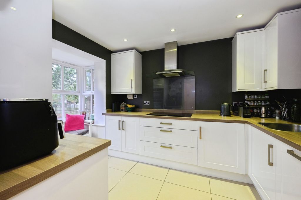 Property photo 3 of 20 Pbox-Img.Jpg