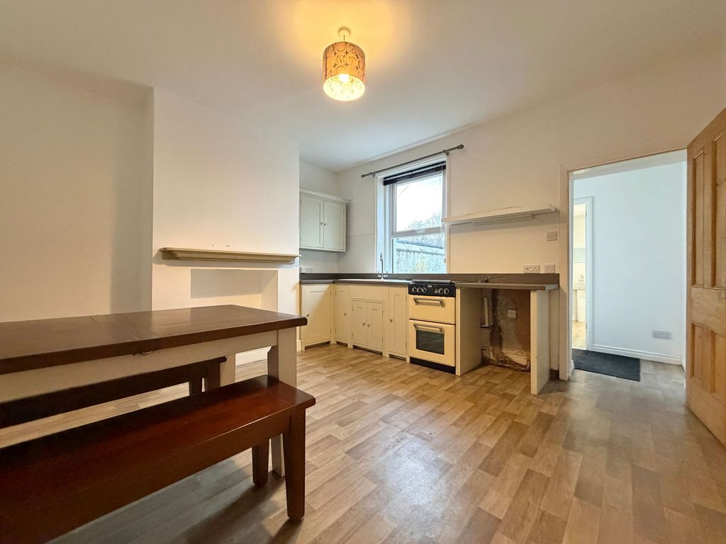 Property photo 2 of 8 Dining Kitchen