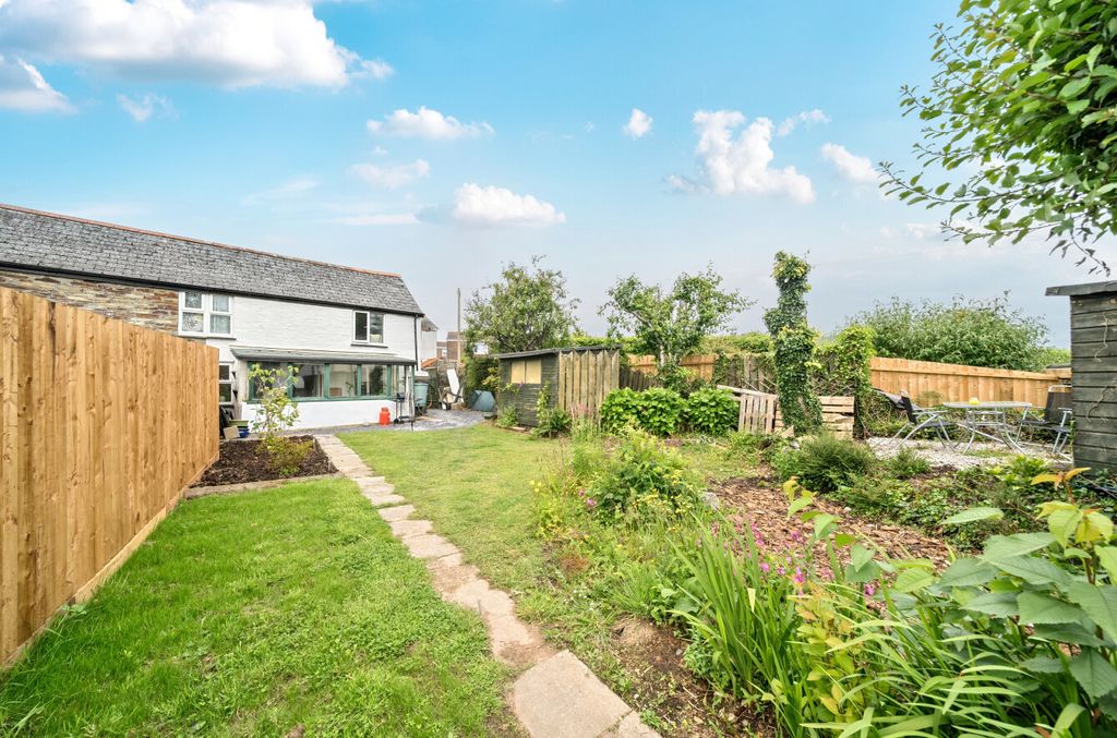 Property photo 2 of 19 2 - Garden