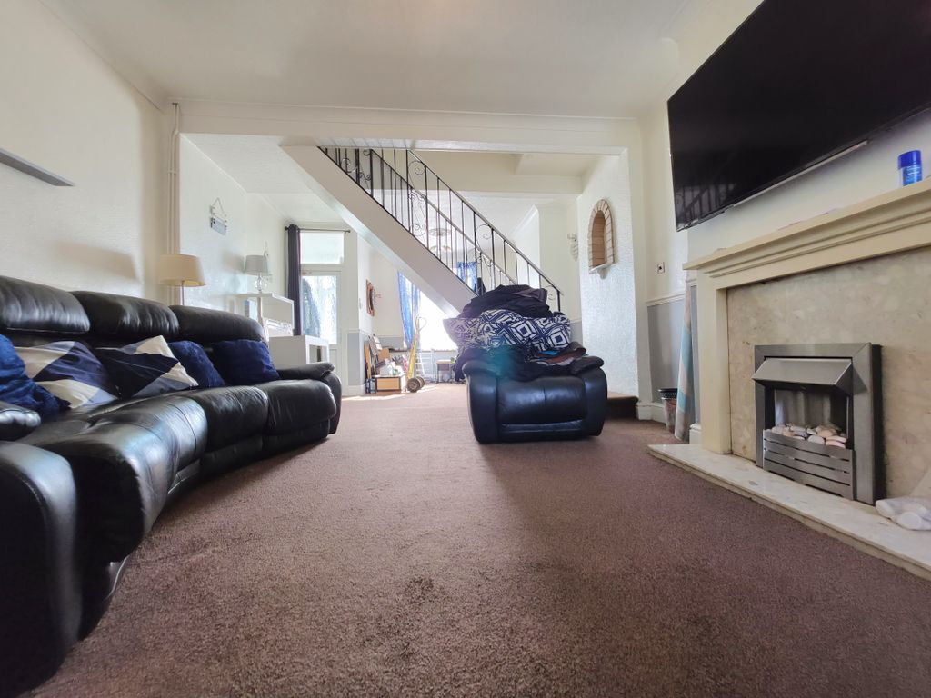 Property photo 3 of 22