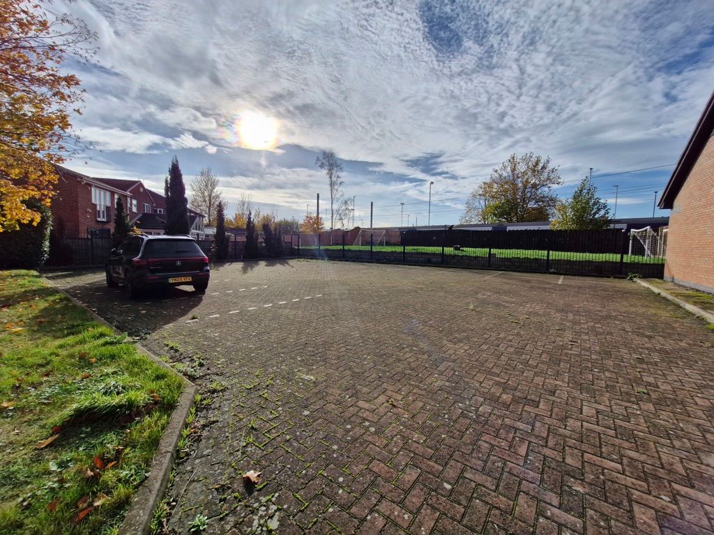 Property photo 3 of 6 Photo 9