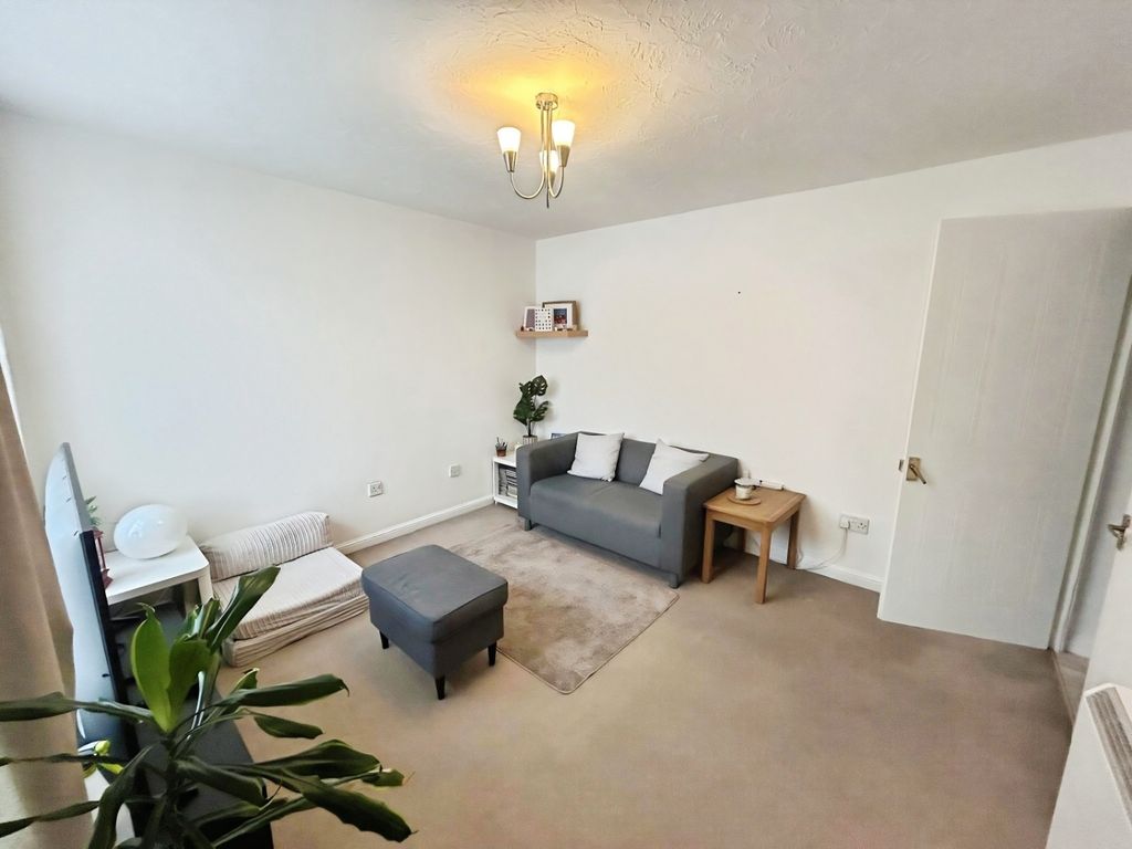 Property photo 2 of 8 Pbox-Img.Jpeg