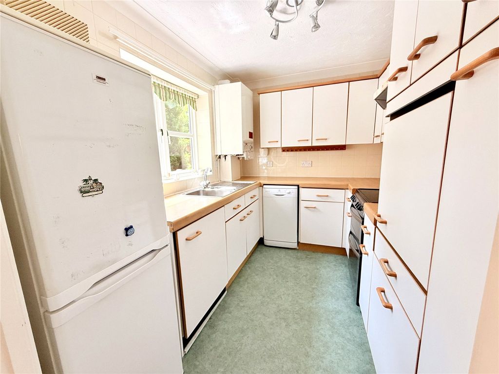 Property photo 2 of 12 Picture No. 28