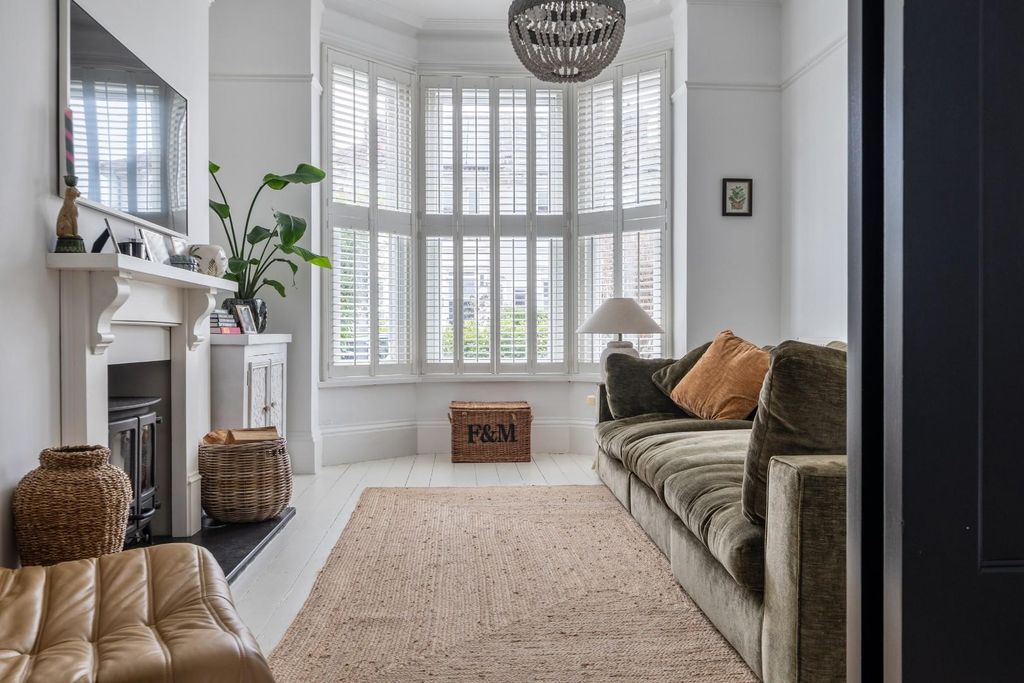 Property photo 3 of 30 1386530-8-696510d20941d.Jpg