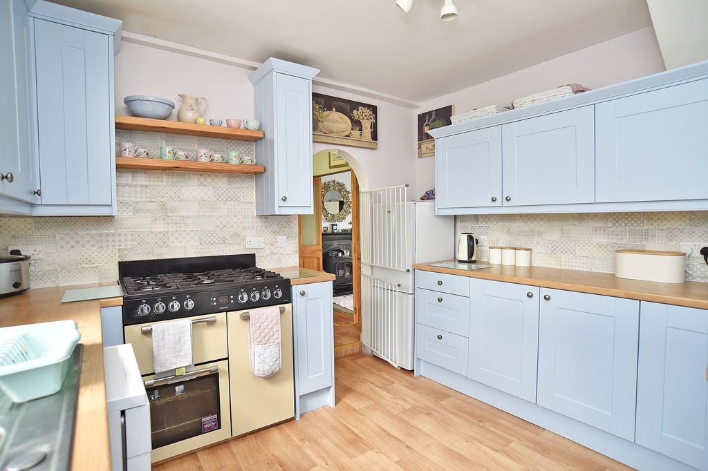 Property photo 2 of 19