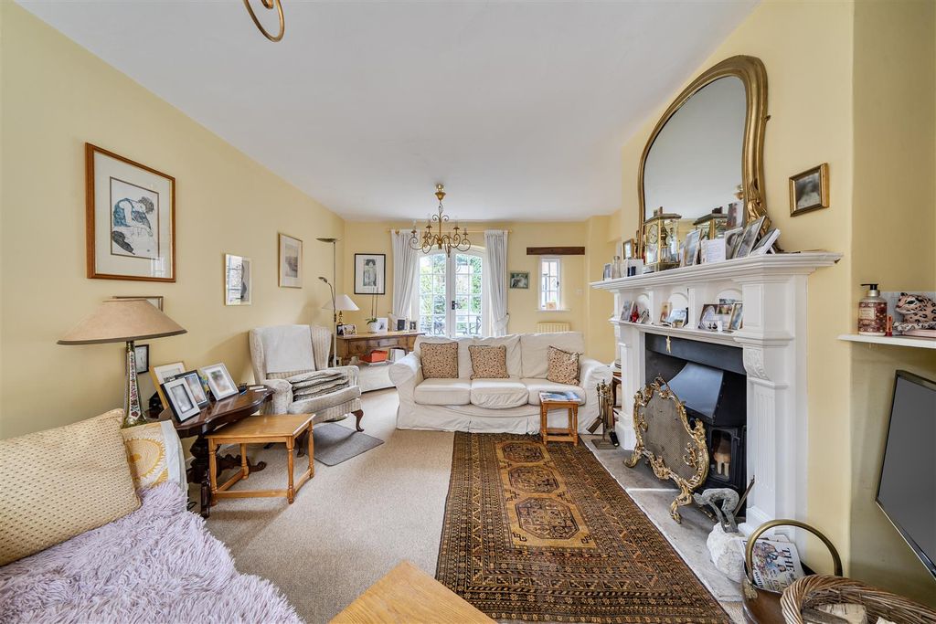 Property photo 3 of 18 Sitting Room