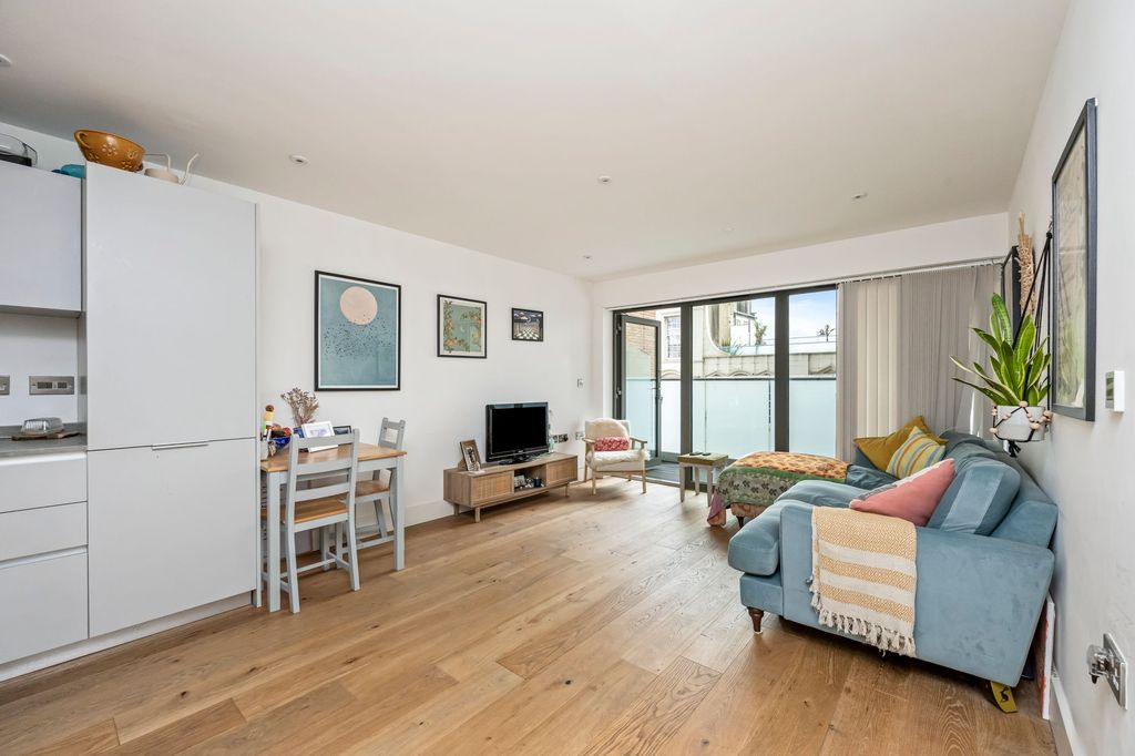 Property photo 3 of 15