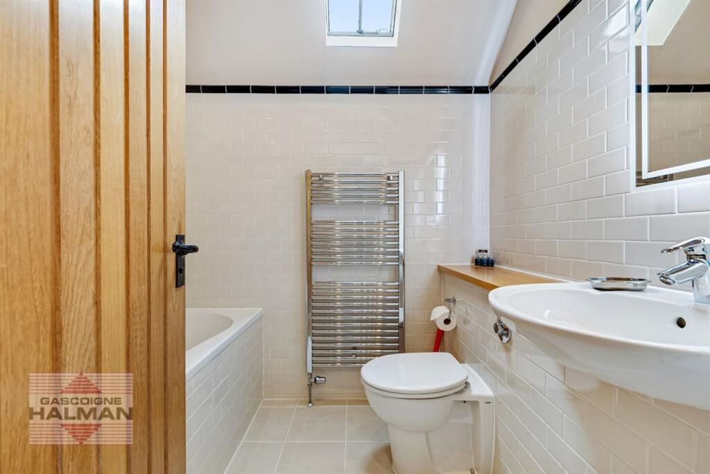 Property photo 3 of 21