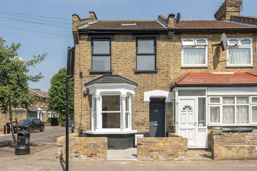 Property photo 1 of 24 Odessa Road, E7