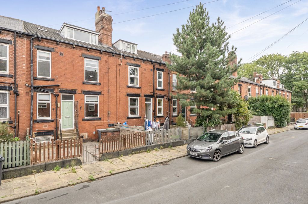 Property photo 3 of 12 6Aa2066364399-151...