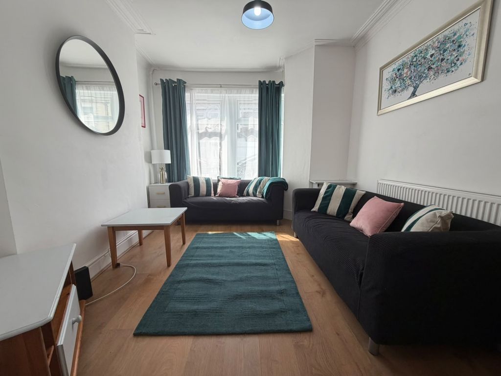 Property photo 2 of 6 8B8372Eb-F508-4638-B8Fe-6F28892ba131