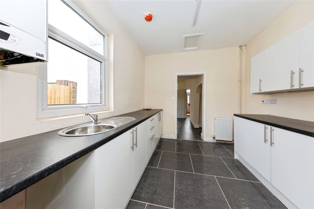 Property photo 2 of 18 Picture No. 41