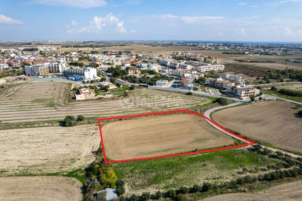 Property photo 1 of 2