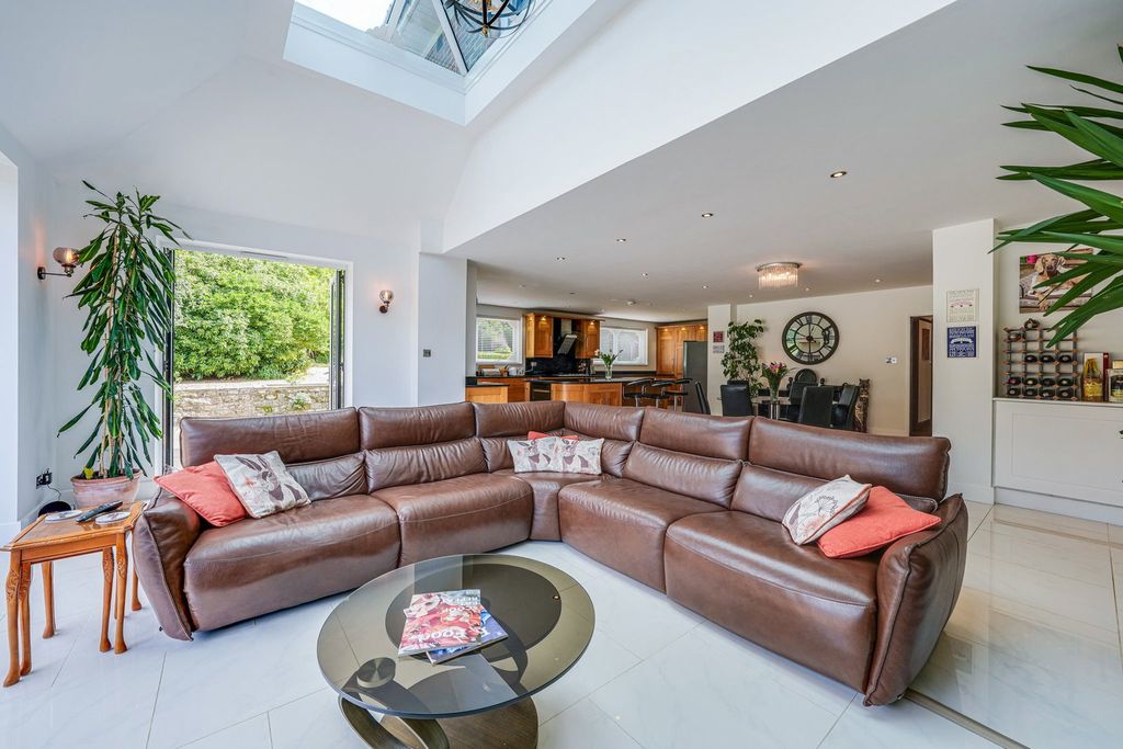 Additional image 15 of 6 bed detached house for saleSaint Hill Road, East Grinstead RH19