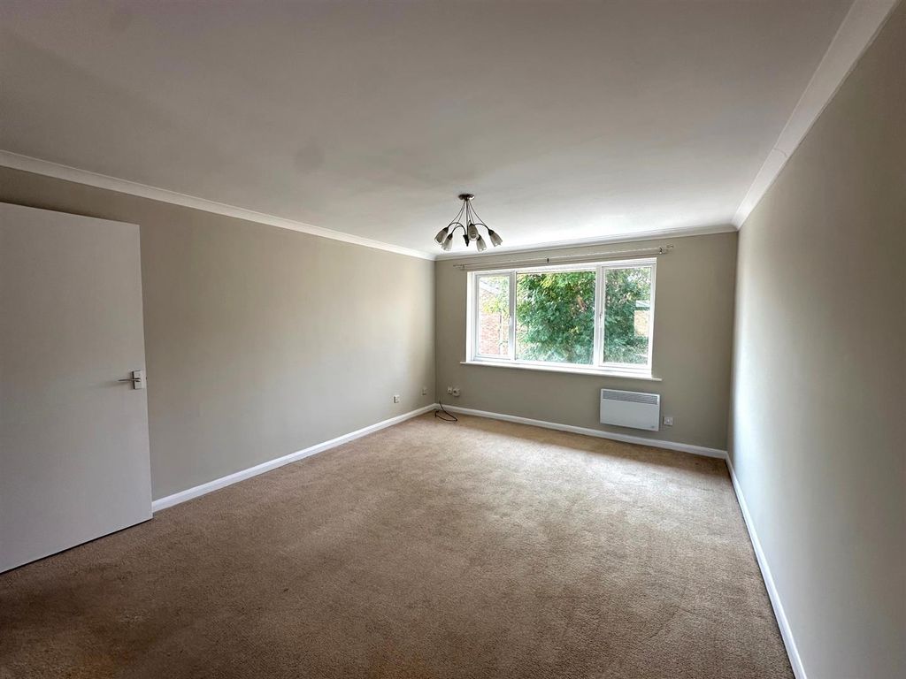 Property photo 2 of 10 Living Room.Jpg