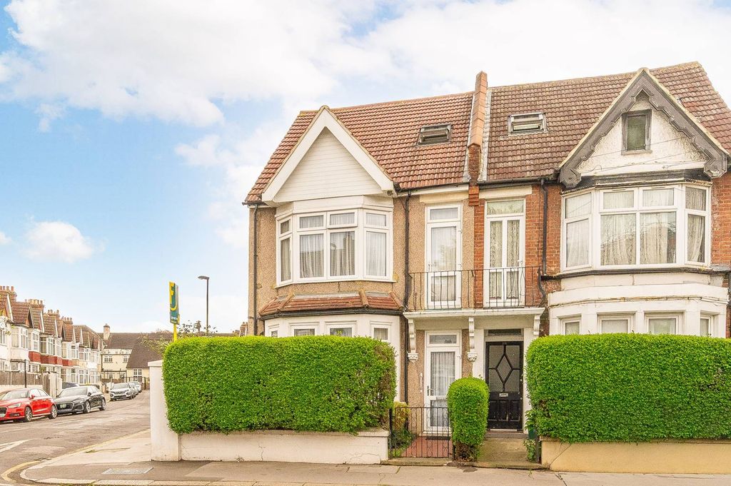 Property photo 1 of 23