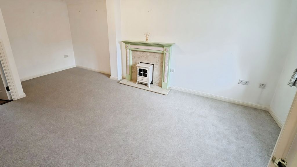 Property photo 2 of 20 Pbox-Img.Jpg