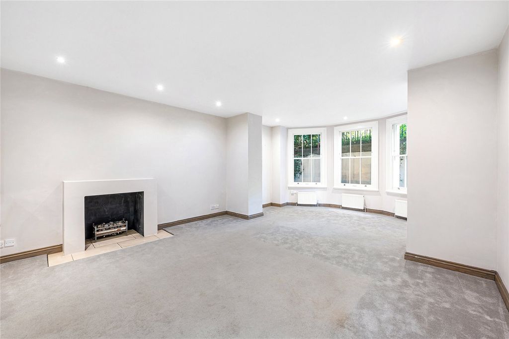 Property photo 3 of 18 Reception Room