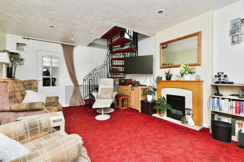 Property photo 2 of 16