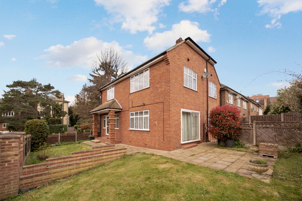 Property photo 1 of 23 Picture No. 24