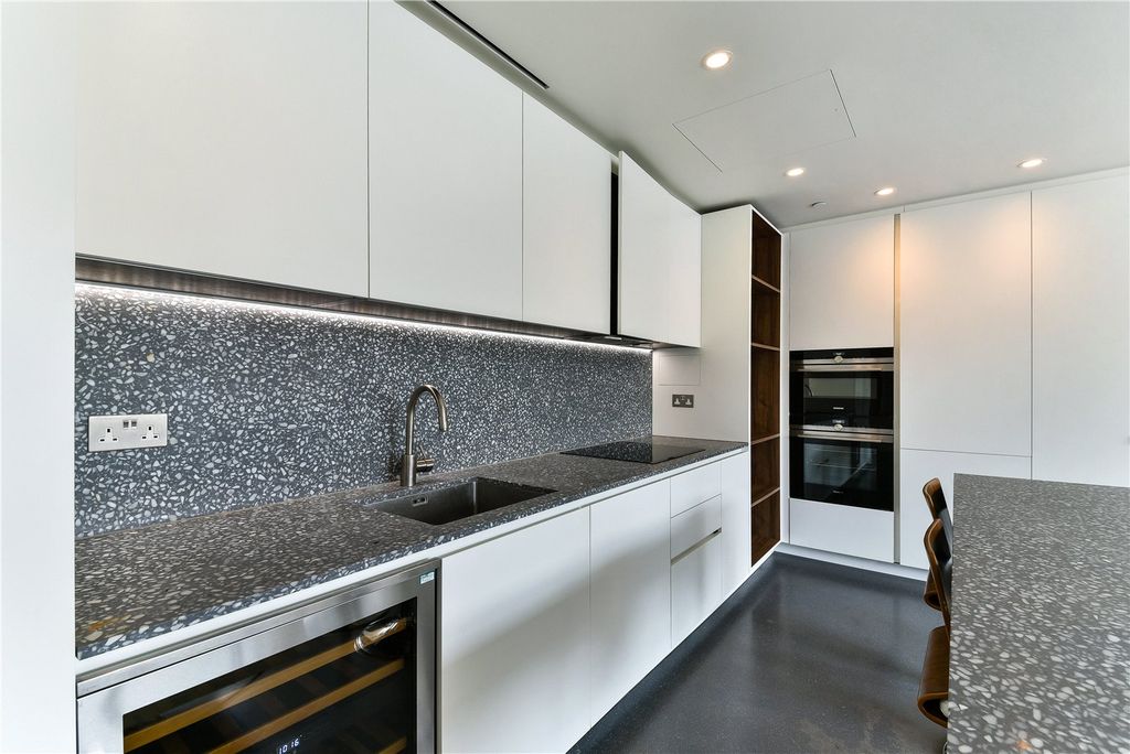 Property photo 3 of 10 Kitchen Are