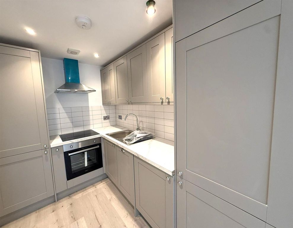Property photo 1 of 6 Kitchen.Jpeg