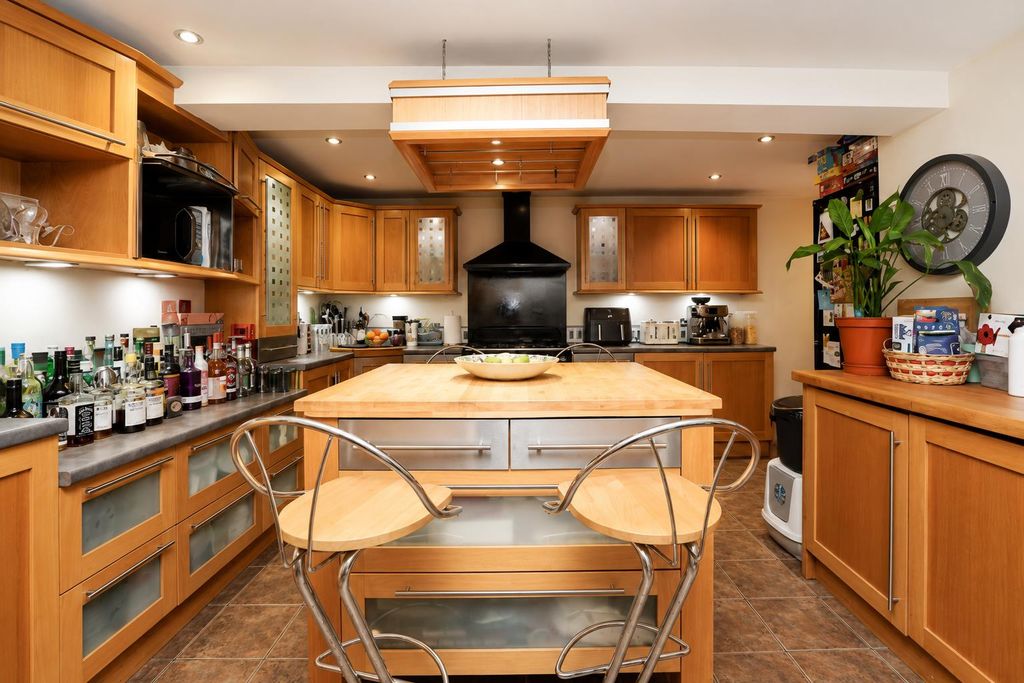 Property photo 3 of 16 4.Png