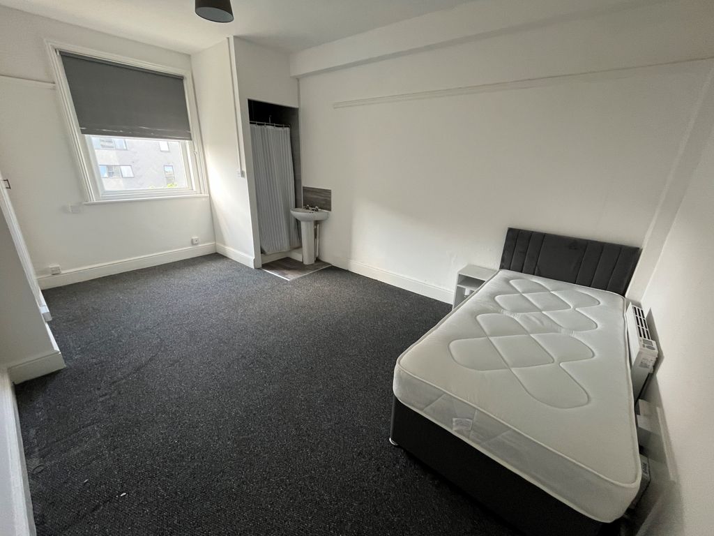 Property photo 3 of 13 1A