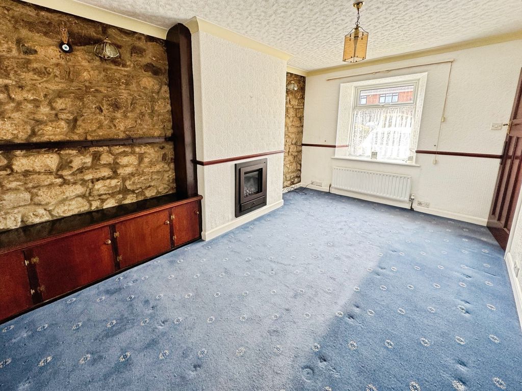 Property photo 2 of 9 Photo 9