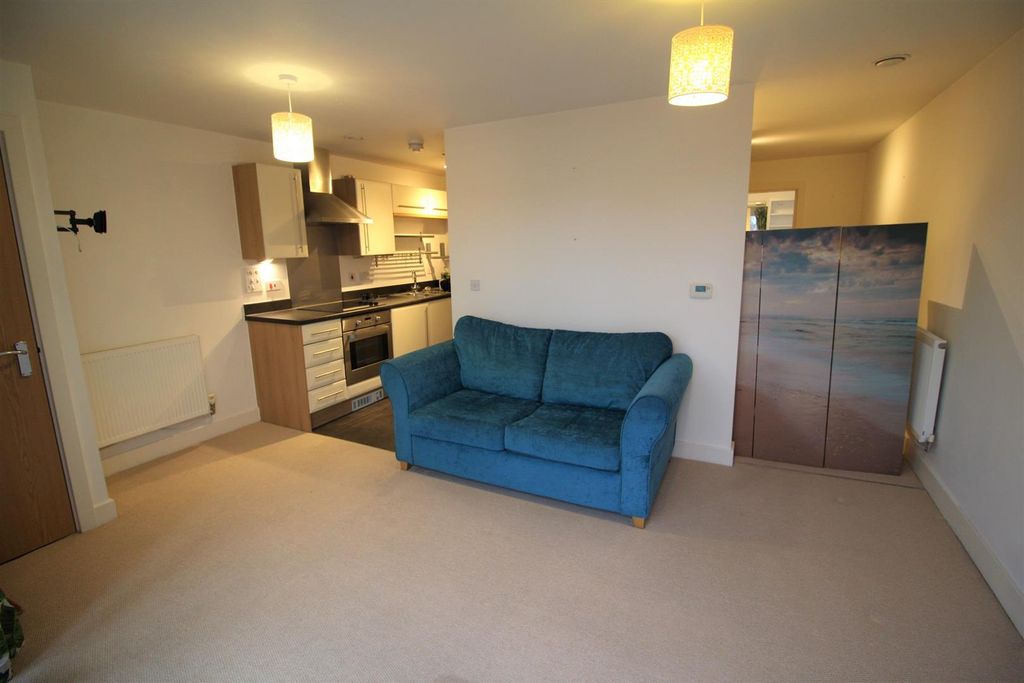 Property photo 3 of 8