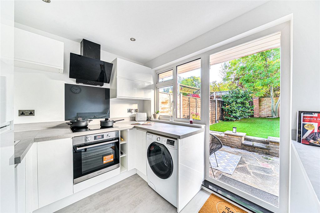 Property photo 2 of 15 Picture No. 35