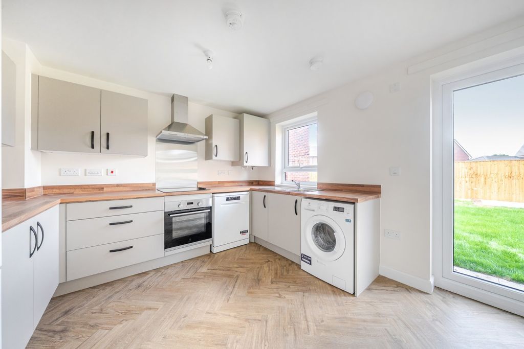 Property photo 2 of 18 Picture No. 06