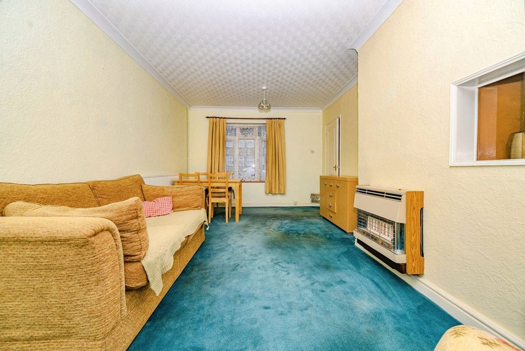 Property photo 3 of 15 Photo