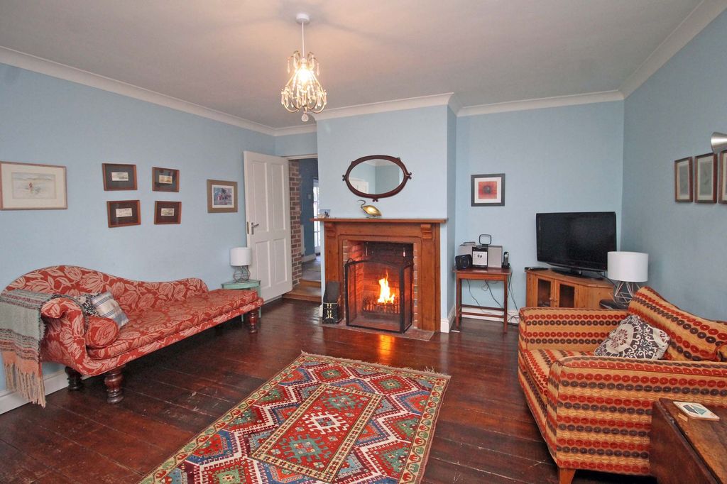 Property photo 3 of 11